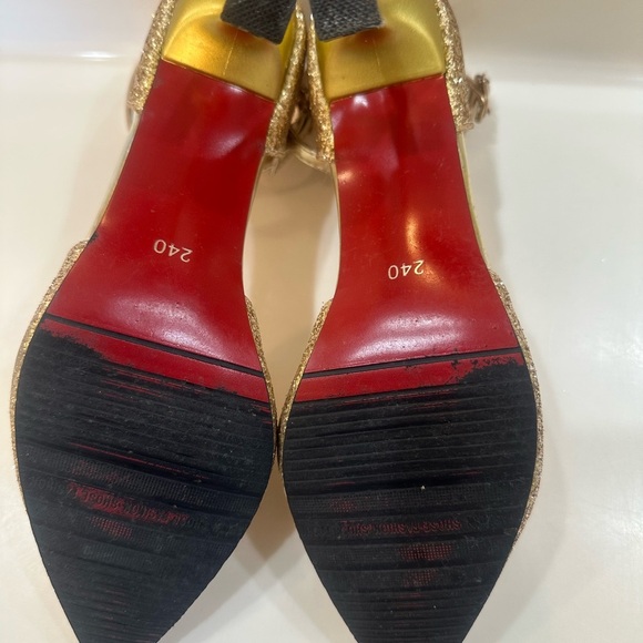 GLITTER - Gold Glitter Women's 3 1/2”L Heels with Ankle Strap Size 7 Worn Once - Picture 6 of 10